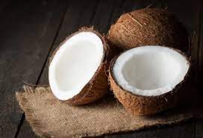 Why is it said to eat raw coconut during pregnancy? Let us know its benefits