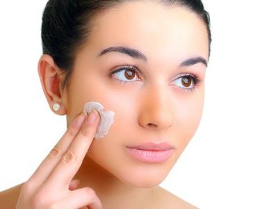 This natural cleanser will help you removing dead cells and dirt of the skin