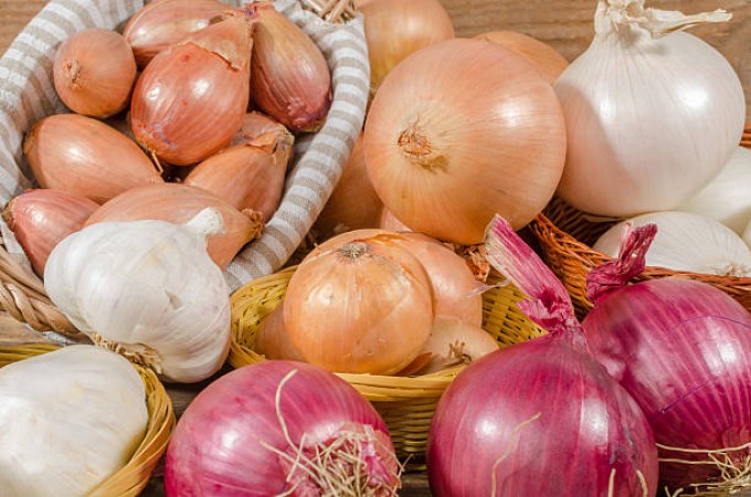 Do you eat onions? Are you unaware of its benefits?