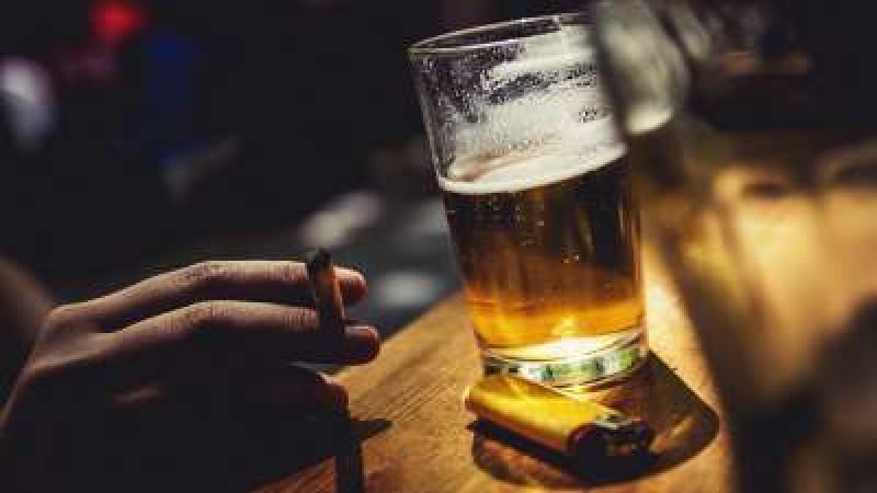 सिगरेट और शराब से भी ज्यादा खतरनाक हैं आपकी ये आदतें, तुरंत छोड़ दें, वरना हो सकती है मौत