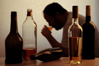 If someone drinks alcohol every day for 7 days, will he get addicted?