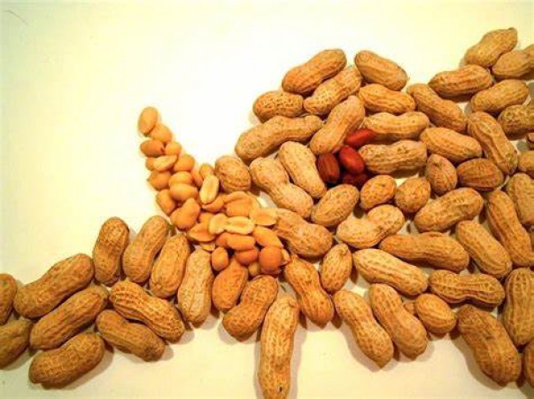 7 surprising benefits of eating peanuts