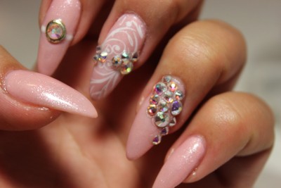 Follow these tips to get beautiful and long nails