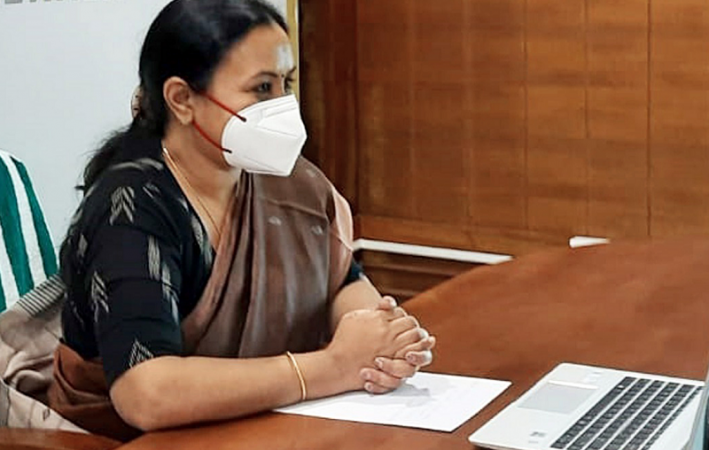 केरल: कांग्रेस और भाजपा ने माकपा पर कोविड-19 के मामलों में भारी उछाल का आरोप लगाया