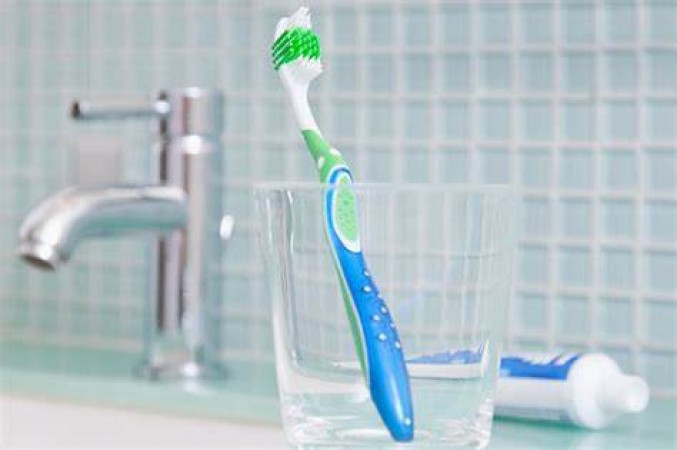 Do you also keep your toothbrush in the bathroom? Know what effect it has on health!