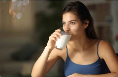 Does drinking milk at night increase weight faster? Know what is the right time to drink it?