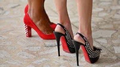 At this age, are you also wearing high heels? You may fall into the trap of fashion