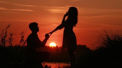 Plan your Propose Day 2025: 7 impressive date ideas to celebrate the day with your partner!