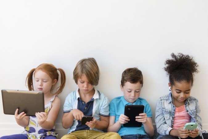 How to Manage Screen Time for Kids and Teens