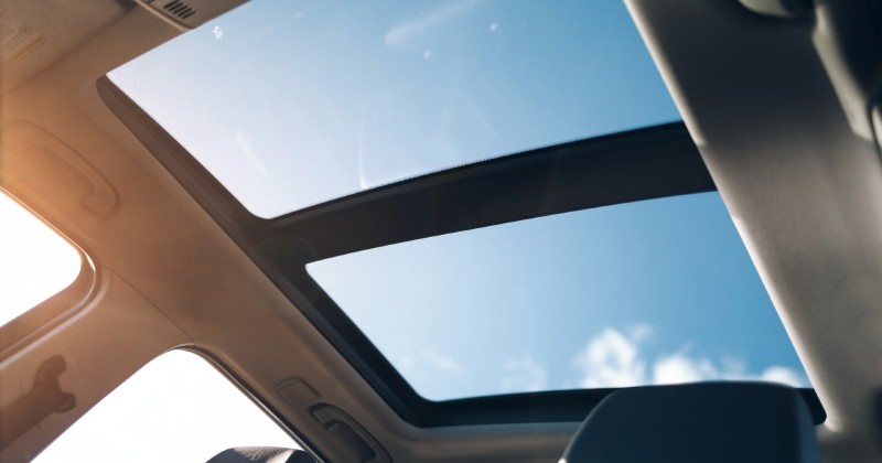 This car will come in your budget with Voice-Assisted Electric Sunroof feature