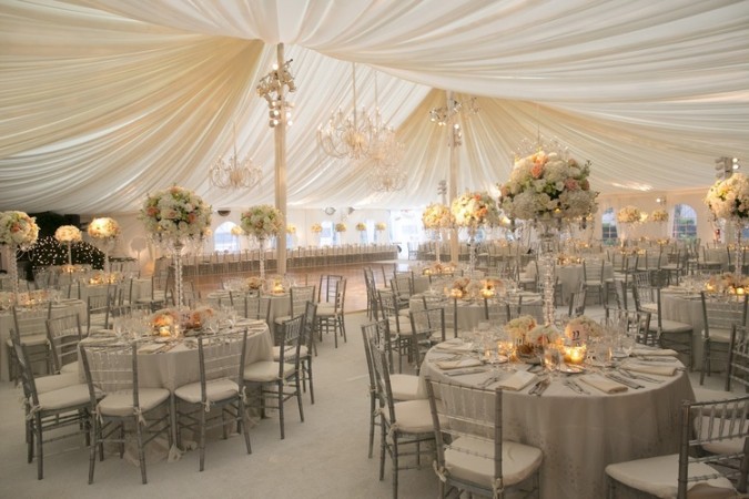 6 neutral colour ideas for minimalist wedding decor