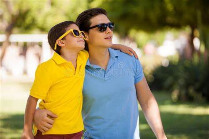 Father is also responsible for proper upbringing of the child, these 7 things will make you a cool dad