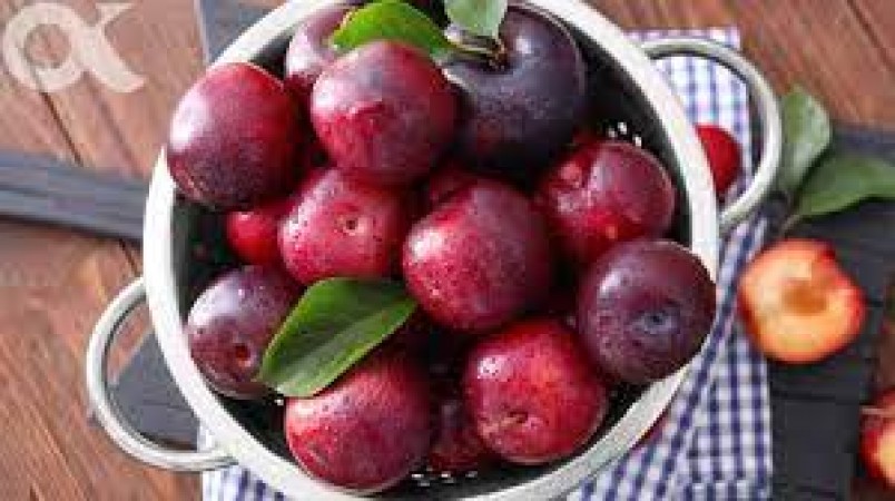 If you want glowing skin then use plums like this