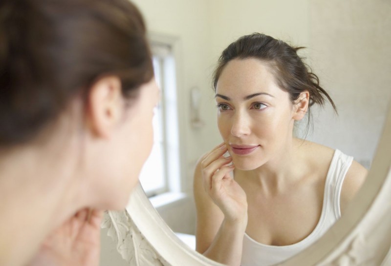Women should adopt these anti-aging tips to look young as they grow older