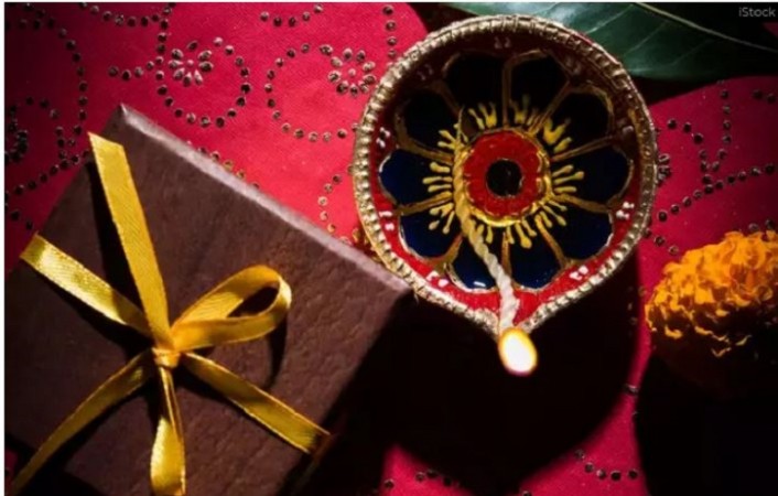 The Art of Gifting: Strengthening Relationships During Diwali