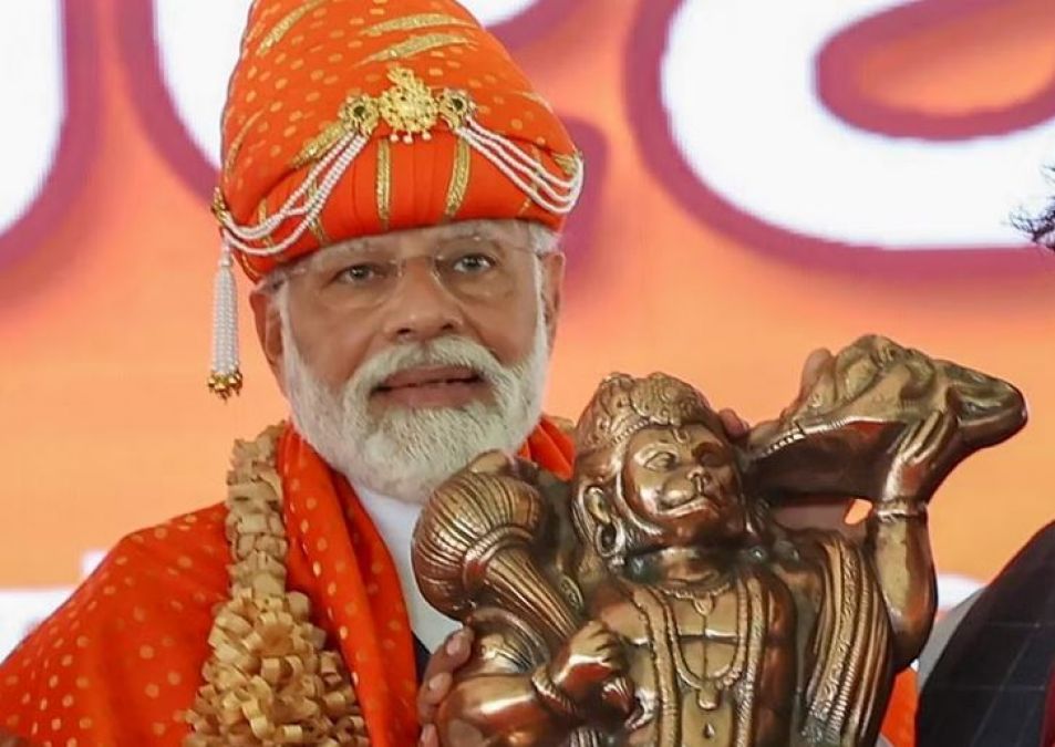 Who is PM Modi's Designer Behind His Trendsetting Look?