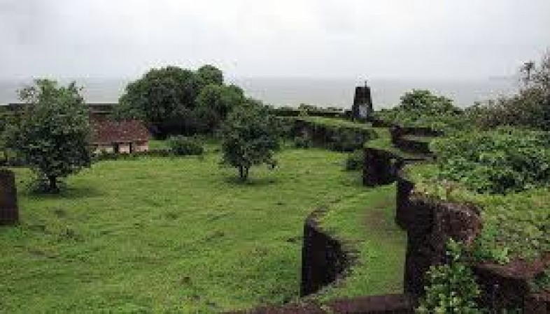 Ratnagiri of Maharashtra is the first choice of nature lovers, there are many options to visit here