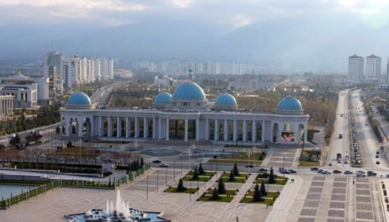 Turkmenistan : A Glimpse into the Land of the Turkmen