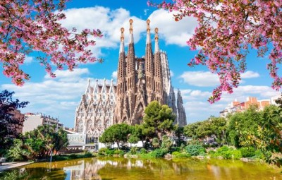 Exploring the Enchanting Charms of Barcelona