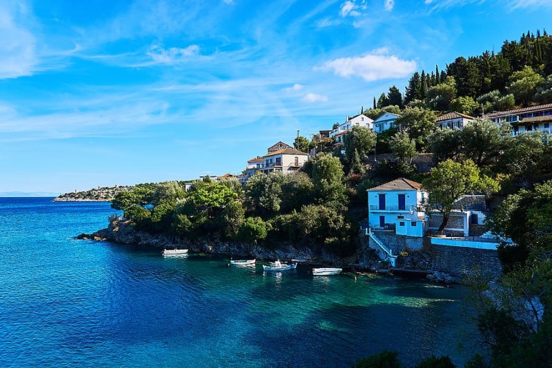 Best International Locations for a Romantic Getaway: Paris to Greece