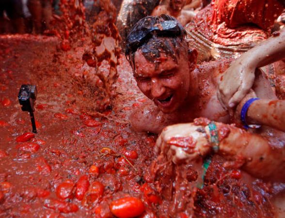 La-Tomatina: Holi with Tomatoes