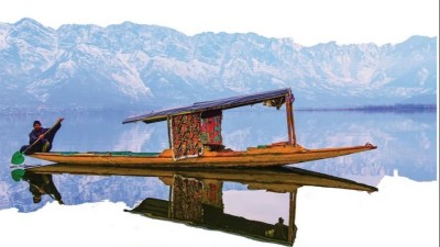 Uber Launches Unique Shikara Service in Dal Lake, Srinagar