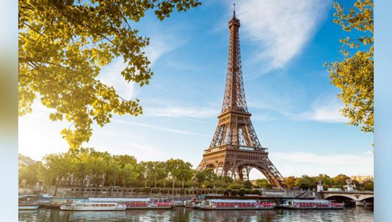 Celebrate Your Valentine day 2018 in the City of Love: Paris