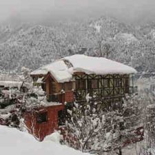 Snow Lovers Head towards Shimla, Manali, Dalhousie; For Lovely Snowfalls