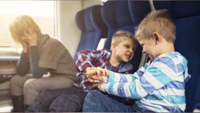 HOW TO KEEP KIDS ENGAGED DURING FLIGHT
