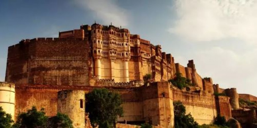 Popular Forts In India