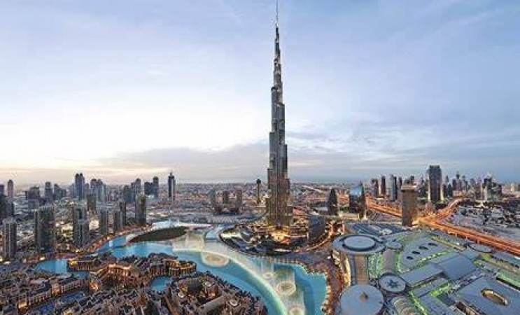 The Burj Khalifa: Discovering the Engineering and Design Marvel of the World's Tallest Skyscraper in Dubai
