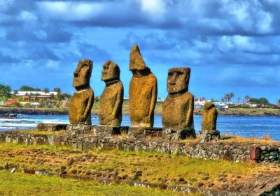 Easter Island Moai: Giant Stone Statues on Easter Island
