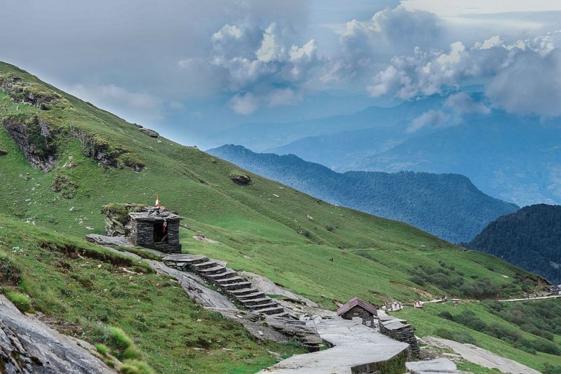 Chopta: A Grand Residence of Nature's Majesty