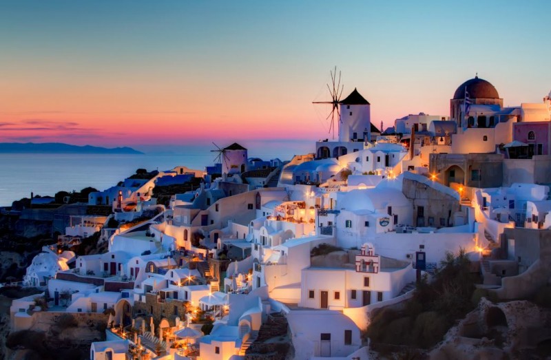 Sunny Adventures in Santorini: Discovering the Beauty of the Greek Islands