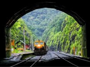 These train routes of Kerala are far superior to the beauty of the destination!