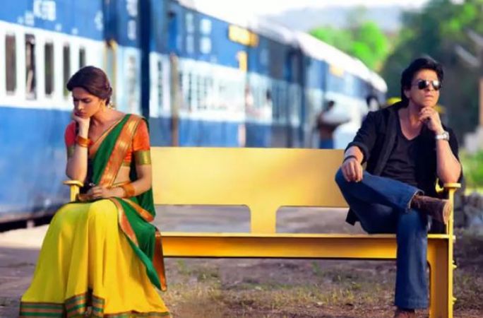 7 Interesting things Indians do while waiting at the railway station