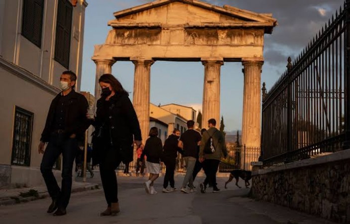 Greece welcomes back international tourists after long lockdown