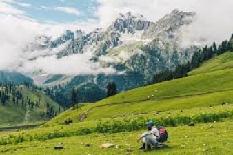 If you are going to 'Heaven on Earth' Kashmir then do not forget to visit these places