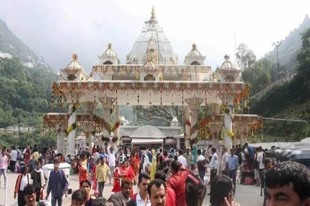 भारत में 15 सबसे लोकप्रिय देवी मंदिरों की करें यात्रा