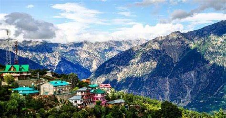 This town situated at an altitude of more than 6000 feet will make you forget even Manali