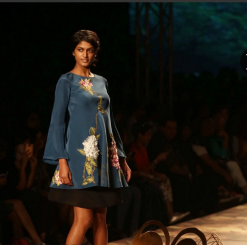 Amazon India Fashion Week : Day 1,Awesome start by Varun Bahl