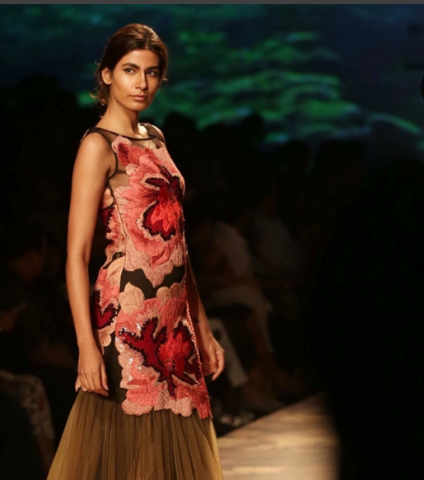 Amazon India Fashion Week : Day 1,Awesome start by Varun Bahl