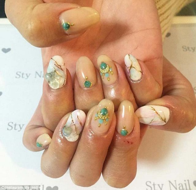 7 Stunning stone nail arts every girl must see and try!