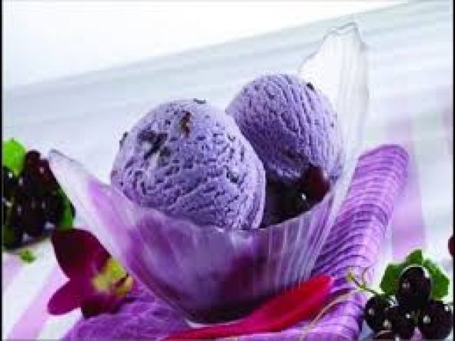 This summer you can make Grape and black-currant ice cream !