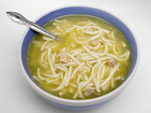 ऐसे बनाए नूडल्स सूप