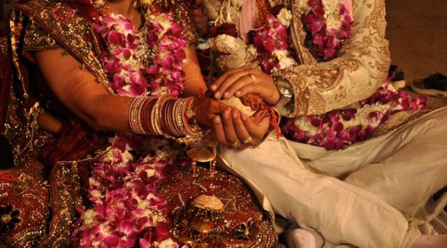 Moms early marriage may prompt kids to tie Knot soon too!