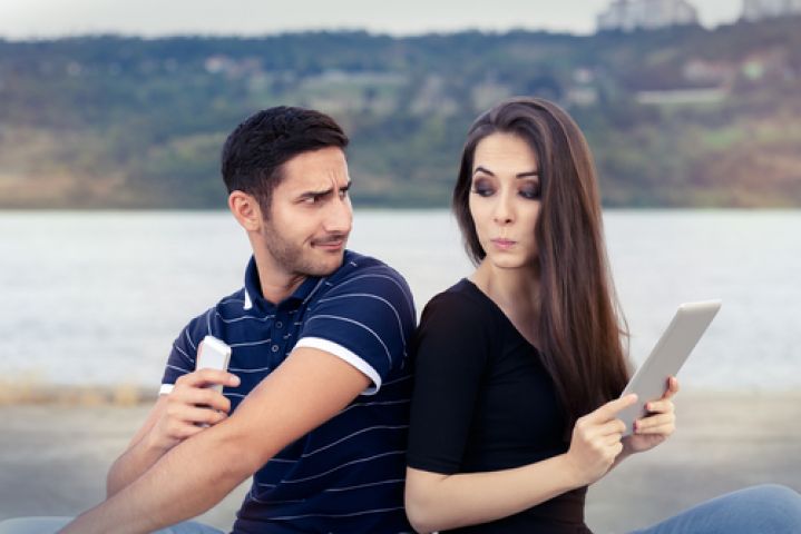 Don’t let the 'social media' affect your relationship