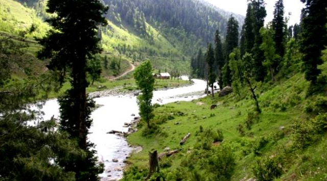 घूमने के लिए जा रहे है कश्मीर तो इन जगहों को भूल से भी ना भूले