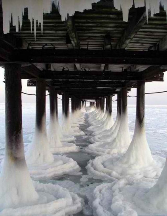 You’ll ever see;these pictures of frozen oceans,lakes and ponds