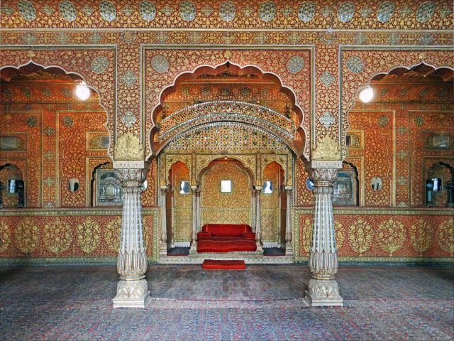 राजस्थान की शोभा बढ़ता जूनागढ़ किला